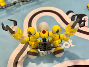 Når barna er trenet, kan de konstruere sine egne robotfigurer. <i>Foto:  Svein-Erik Hole</i>