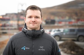 Driftsingeniør Einar Jenssen i Telenor Svalbard. <i>Foto:  Eirik Helland Urke</i>