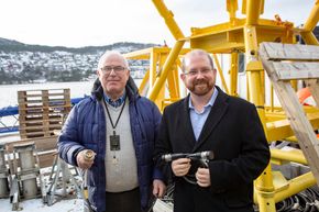 Med Equinor på laget skal teknisk direktør Terje Torkelsen (til venstre) og administrerende direktør Michael Smith i Metas teste sin teknologi med aktiv akustikk i dypet rundt Troll B-plattformen. <i>Foto:  Tormod Haugstad</i>