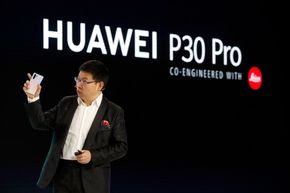 Richard Yu, CEO i Huawei. <i>Foto:  AP Photo/Thibault Camus</i>