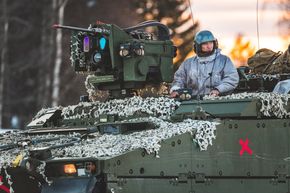 CV90 stormingeniørvogn tilhørende Brigade Nord, på den multinasjonale vinterøvelsen Northern Wind 19, i Norbotten, Sverige. <i>Foto:  Ole-Sverre Haugli/Forsvaret</i>