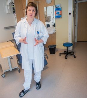 Kreftlege Nina Kongshaug jobber for tiden mye med Helseplattformen. I tillegg til å være kreftlege på St. Olavs Hospital er hun også forsker på NTNU. <i>Foto:  Havard Zeiner</i>