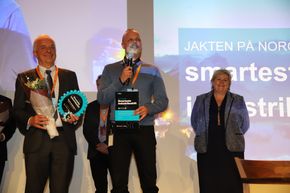 Tronrud Engineering fikk utdelt prisen av statsminister Erna Solberg. <i>Foto:   Tore Stensvold</i>
