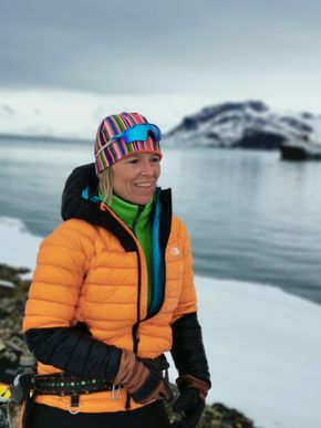 Hilde Fålun Strøm har bodd på Svalbard og guidet turister i en årrekke. <i>Foto:  Tore Stensvold</i>