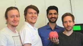 Fra venstre: Andreas Solbrå, Svenn-Arne Dragly, Milad Mobarhan og Simen Tennøe har fullført doktorgrader og utviklet nye verktøy for å forstå hjernen. <i>Foto:  Elina Melteig</i>