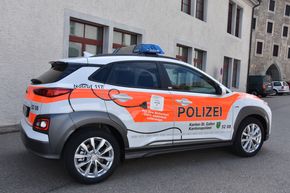 Ingen skal være i tvil om at politiet i St. Gallen kjører elektrisk. <i>Foto: Kantonpolizei St. Gallen</i>