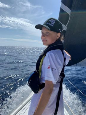 16 år gamle Greta Thunberg ombord på yachten Mazilia II. <i>Foto:  TEAM MALIZIA/Scanpix</i>