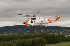 Sea King-helikopteret fra da det passerte 15.000 flytimer i 2011. Helikopteret kan rekke å fylle 50 mens det ennå er operativt i 330-skvadronen. <i>Foto:  Forsvaret</i>