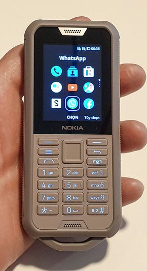 Tøff: Nokia 800 Tough tåler en støyt og den er billig. <i>Foto: Odd R. Valmot</i>