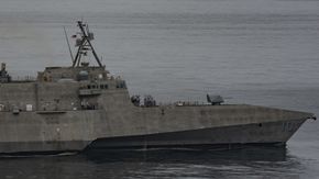 NSM har fått plass rett foran kommandoboren på USS «Gabrielle Giffords». <i>Foto:  Public Domain</i>