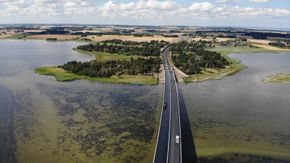 For ACCIONA er motorveien over Roskilde Fjord den første kontrakten som Infrastrukturdivisjonen har utført i Danmark. <i>Foto:  Acciona</i>
