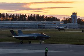F-35A kampfly landet for første gang på Luftforsvarets base Rygge, 17 september 2019. Men den gang var de bare nedom for å fylle drivstoff - de opererte fra Ørland. <i>Foto:  Theodor Obrestad Schei / Forsvaret</i>