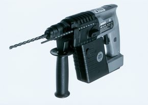 Hammer: I 1984 kom Bosch med GBH 24 V som var verdens første batteridrevne borhammer. <i>Foto:  Bosch</i>