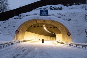 Tunnelportalen på Sama-siden av tunnelen. <i>Foto:  Tomas Rolland/Statens vegvesen</i>