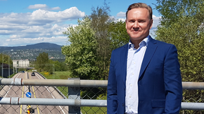 Geirr Tangstad-Holdal, daglig leder i Trafikksikkerhetsforeningen ønsker krav om kompetanse for montering av rekkverk. <i>Foto:  TSF</i>