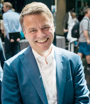 Globalconnect-sjef Martin Lippert gleder seg over å kunne tilby kundene 100 ganger mer kapasitet. <i>Foto:  Globalconnect</i>