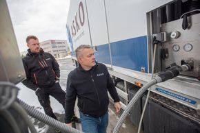 Asko i Trondheim har satt opp egen fyllestasjon til sine hydrogenlastebiler. <i>Foto:  Havard Zeiner</i>