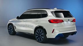 BMWs hydrogenkonsept skal produseres i en liten serie, men BMW ser ikke for seg noen hydrogenbil i vanlig produksjon med det første. <i>Foto: BMW</i>