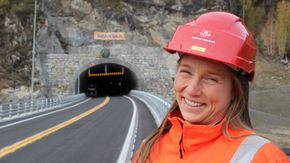 Therese Høy har vært prosjektleder for E16 Bagn-Bjørgo, her før åpningen av strekningen i fjor høst. <i>Foto:  Bjørn Olav Amundsen</i>