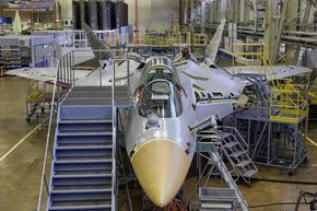 Dette er det første Su-57-flyet som skal leveres i løpet av 2020. Det første produksjonseksemplaret gikk tapt for åtte måneder siden. <i>Foto:  UAC</i>