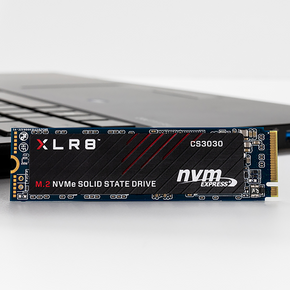 NVMe-baserte SSD-er som dette har egenskaper som ikke utnyttes fullt ut i de fleste av dagens datamaskiner. <i>Foto: PNY</i>