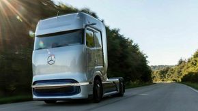 I september presenterte Daimler en trailer som skal gå på hydrogen og ha opp mot 1000 kilometer rekkevidde. <i>Foto:  Daimler</i>