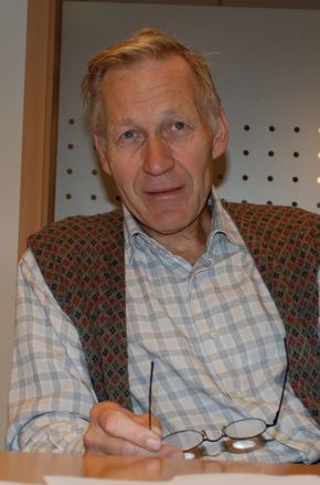 Som professor har Harald Norem undervist i faget veiplanlegging ved NTNU, før han gikk tilbake til Statens vegvesen som lærebokforfatter. <i>Foto:  Jarle Skoglund</i>
