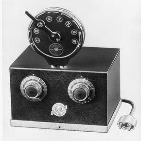 Radionette R3 er Europas første radio for lysnettdrift, lansert 27. september 1927. R3 er konstruert og produsert av den selvlærte, 24-årige Jan Wessel (1903-1980). «Radiofabrikken» var i foreldrenes leilighet i Bygdøy alle 67, 4 etasje. Samtidig registrerte Jan Wessel firmaet Radionette. Radionette er mest kjent for sine Kurer reiseradioer. Den første Kurer reiseradio ble lansert 24. april 1950, produsert i 224.000 eksemplarer. Den gang var det store antall for en radio, eksportert til 60 land. 700.000 Kurer reiseradio-modeller ble produsert gjennom tyve år.