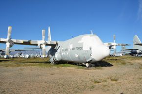 Slik sto «Ty» sammen med fire andre C-130H fra Luftforsvaret lagret i tolv år. <i>Foto:   Coulson Aviation</i>