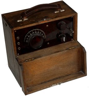 Tommeliten (1933): Tandberg-fabrikkens første radiomodell. <i>Foto:  Knut Eide</i>