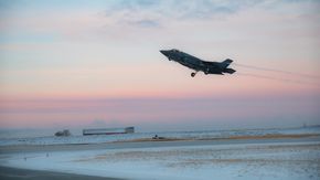 F-35A fra 332 skvadron tar av fra Ørland 15. januar 2021. <i>Foto:  Andrea Bekk Johansen / Forsvaret</i>