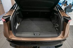Nissan Ariya får et bagasjerom på mellom 415 og 468 liter, avhengig av om det er forhjulstrekk eller firehjulstrekk. <i>Foto:  Jamieson Pothecary</i>