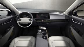 Bilen har minimalistisk interiør sammenlignet med dagens modeller fra Kia. <i>Foto:  Kia</i>