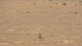 Selv etter en vinglete flytur landet Mars-helikopteret nesten der det skulle. Bildet er fra en tidligere tur. <i>Foto:   NASA/JPL-Caltech/ASU/MSSS/AP/NTB</i>