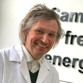 Professor Odne Stokke Burheim ved Institutt for energi-og prosessteknikk er primus motor for det nye batterilaboratoriet på NTNU. <i>Foto:  Kjersti Lunden Nilsen</i>