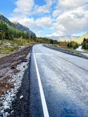 Nå kan hyttefolket suse forbi Valle uten å bli heftet av nedsatte fartsgrenser. <i>Foto:  Statens vegvesen</i>