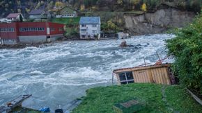 Opo i Odda er elva som oftest trekkes fram når det er snakk om kraftutbygging i vernede vassdrag. Bildet er tatt dagen etter storflommen i 2014. <i>Foto:  Jomar Bergheim</i>