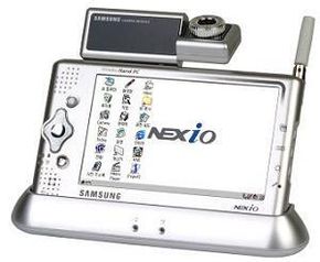 Samsung NEXiO med påmontert kamera. <i>Foto:  Samsung Electronics</i>