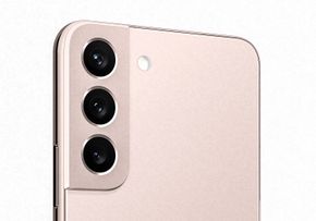 Kamerabump: S22 og S22 + har den samme utformingen av kamerautstikket som før med to av tre kameraer er nye <i>Foto:  Samsung</i>