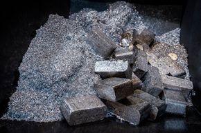Forskere jobber med å teste ut aluminium og andre metaller som en fossilfri energikilde. Det er fortsatt et stykke fram. <i>Foto:  Ole Berg-Rusten/NTB</i>