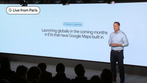 Chris Phillips fra Google Maps presenterte en rekke nye funksjoner som gjør det lettere å bruke Google maps med elektriske biler. <i>Skjermbilde:  Google</i>