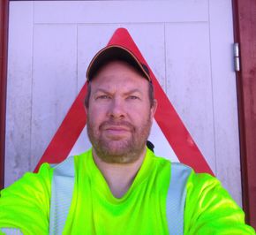 Arne Mørland var en av veiarbeiderne som ble utsatt for trusler med hagle under arbeid på en fylkesvei i Froland <i>Foto:  privat</i>