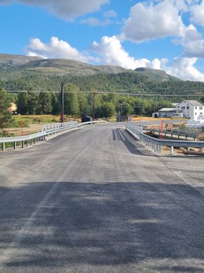 Joselva er det bygd en prefabrikert betongbjelkebru med 18 mete <i>Foto:  Troms og Finnmark fylkeskommune</i>