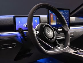 Kundene ønsker flere fysiske knapper, ifølge interiørdesigner for Volkswagens konseptbil ID 2all. <i>Foto:  Ingo Barenschee/Volkswagen</i>