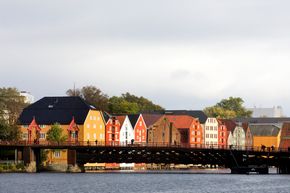 Kjøpmannsgata i Trondheim. Nå kan nye undersøkelser sikre de flotte byggene mot brannrisiko. <i>Foto:  Gorm Kallestad/ NTB</i>