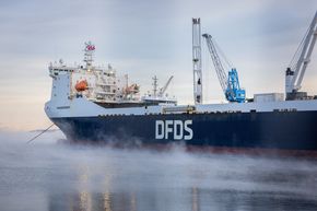 Skipet lå til kai ved Orkanger havn før avreise til Polen. <i>Foto:  Ole Andreas Vekve / Forsvaret</i>