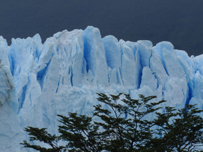 En oppsprukket isbrefront sør i Patagonia. <i>Foto:  Henning Åkesson</i>