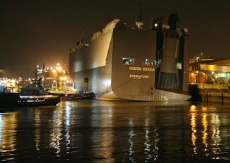 Höegh Osaka ble stabilisert og tauet tilbake i Southampton der skipet ble losset mot slutten av januar i fjor. Foto: MCA