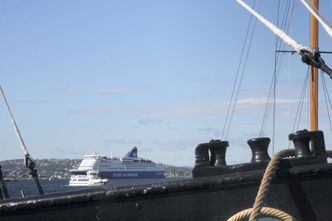 Passasjerskip og ferger står for det meste av utslippene fra innenriks skipsfart. DFDS og Stena Line må over på landstrøm innen 2020, mente daværende byråd Guri Melby i 2015. Color Line har landstrøm allerede. Foto: Tore Stensvold