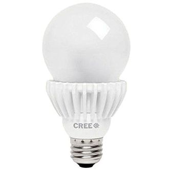 Europa-kåringVinner Cree LED Lighting: Bruker 82 prosent mindre energi enn nå forbudte glødelamper. Lysmengden er høyere enn 1500 lumen, Ra-verdien er 80 og fargetemperaturen ligger på mellom 4000 og 5.500 kelvin, som gir et kjøligere lys.